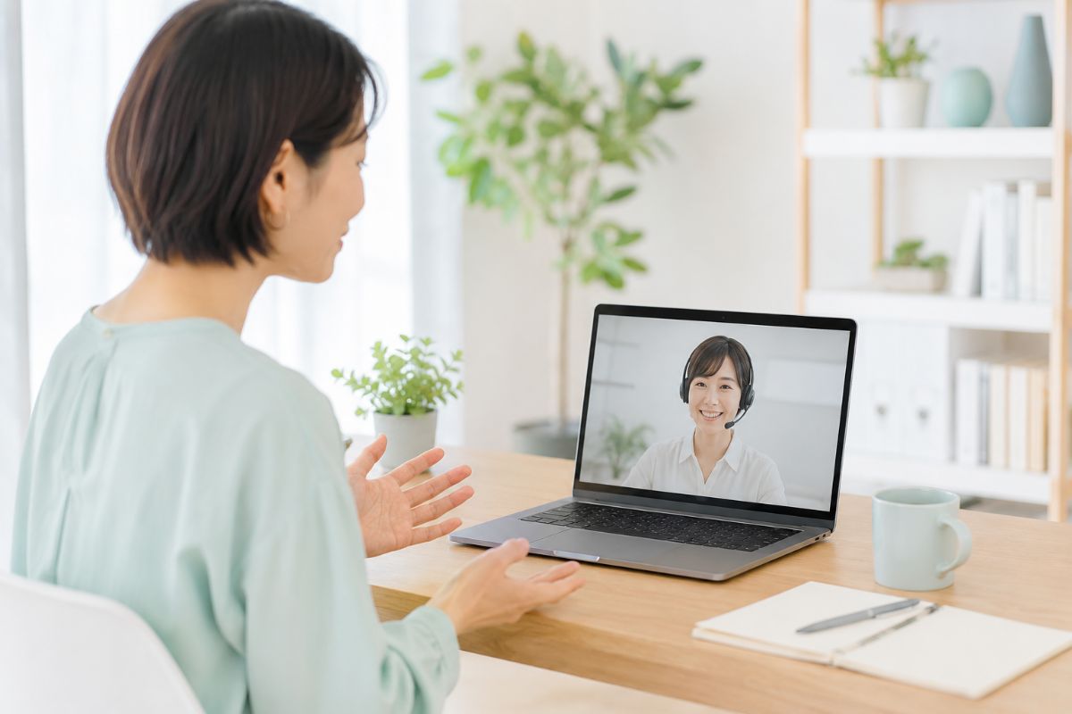 オンラインでカウンセラーに相談する様子